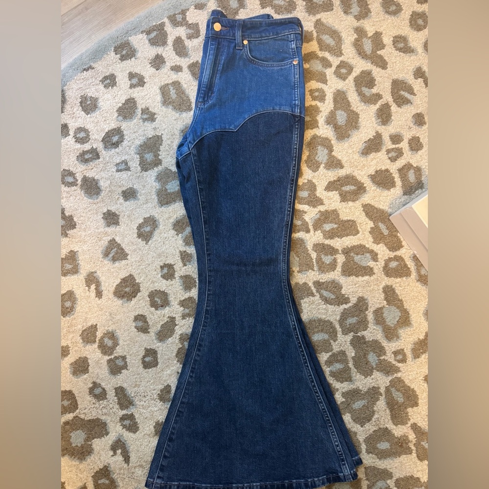 Wrangler Lainey Wilson Two-Tone Blue Flare Jeans